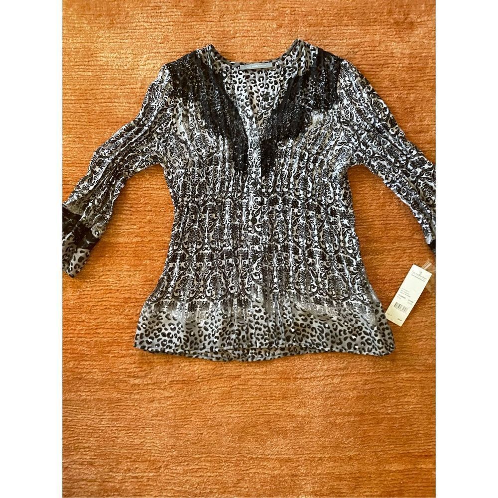 Free with purchase 🛍️NWT Ny Collection blouse